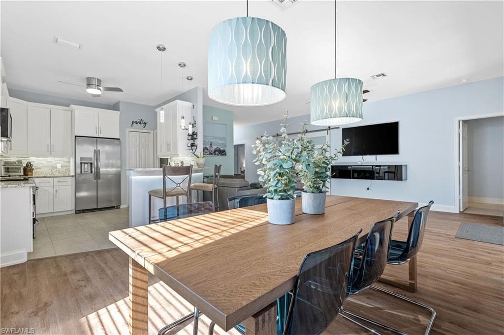 160 Stanhope CIR, NAPLES FL 34104-17