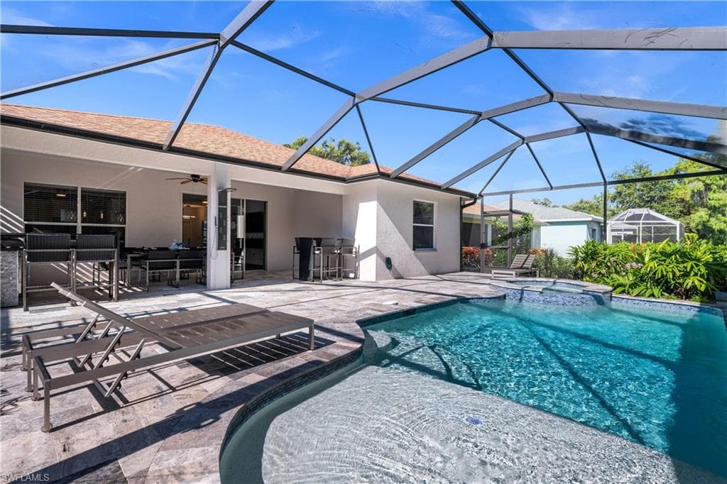 160 Stanhope CIR, NAPLES FL 34104-3