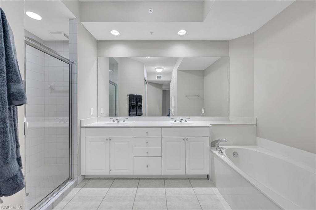 410 Flagship DR # 1005, NAPLES FL 34108-12