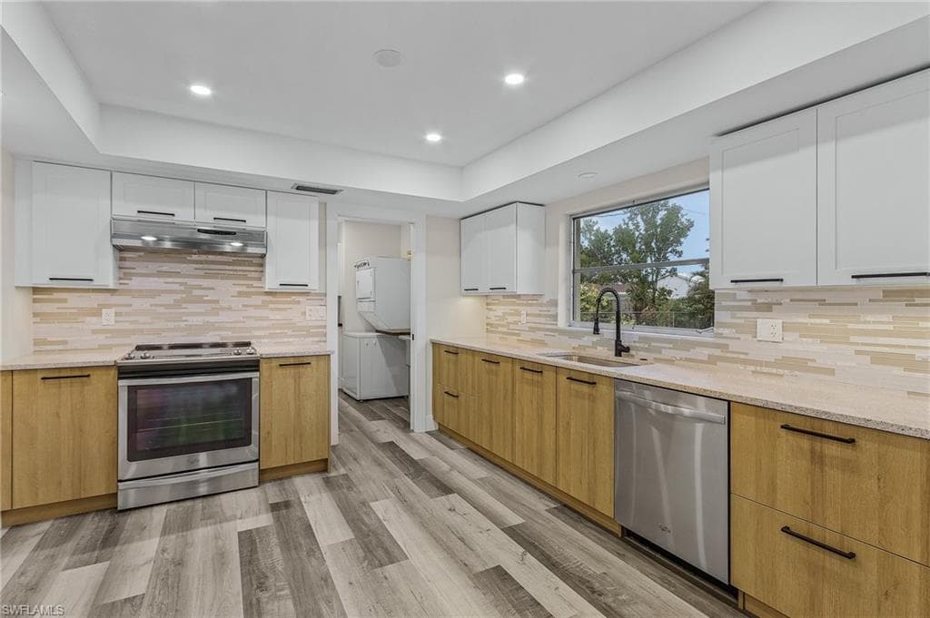 1015 El Mar AVE-11