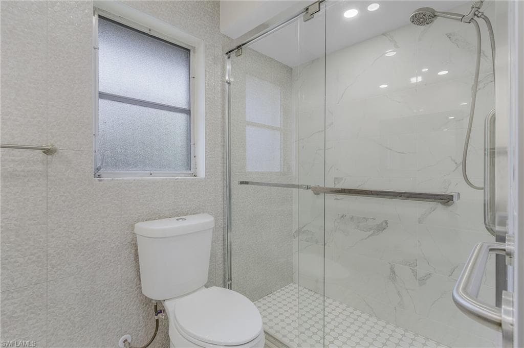 1015 El Mar AVE-18