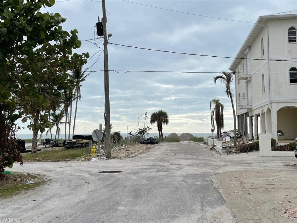 81 Mango ST, FORT MYERS BEACH FL 33931-10