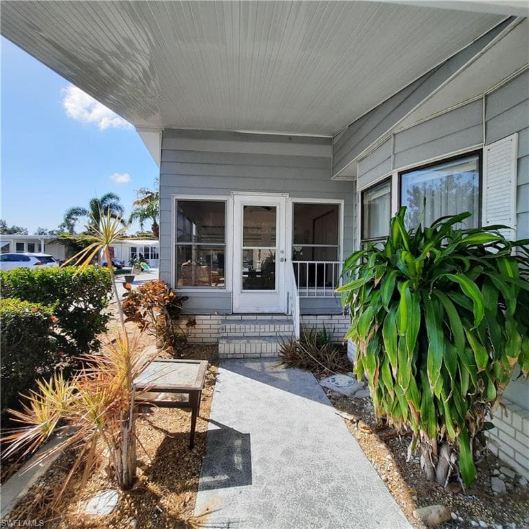 108 Snead DR, NORTH FORT MYERS FL 33903-2