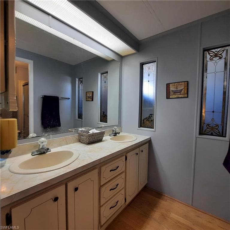 108 Snead DR, NORTH FORT MYERS FL 33903-18