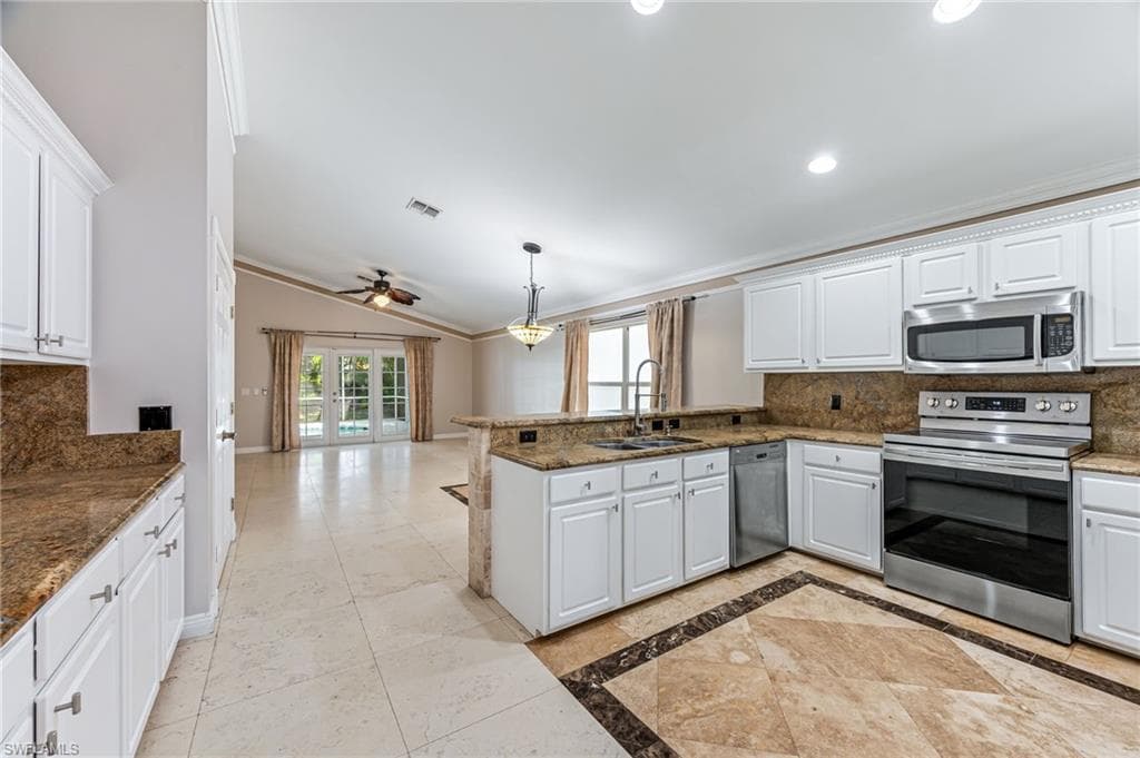 15028 Savannah DR, NAPLES FL 34119-5