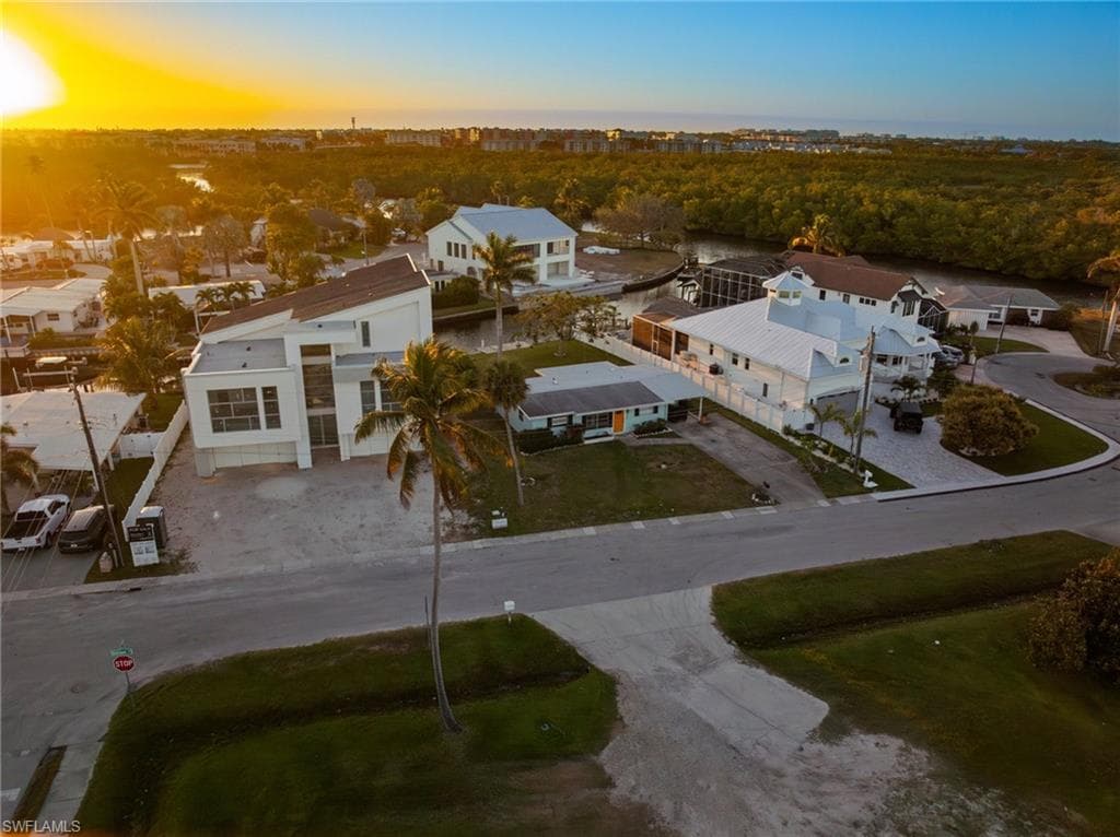 1796 Holiday LN, NAPLES FL 34104-11