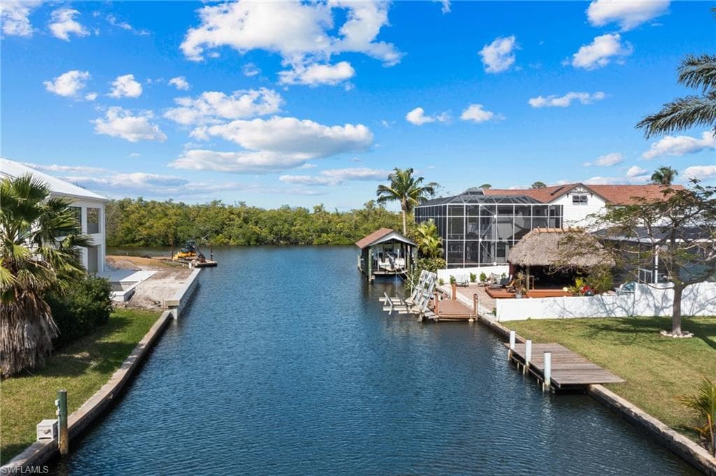 1796 Holiday LN, NAPLES FL 34104-25