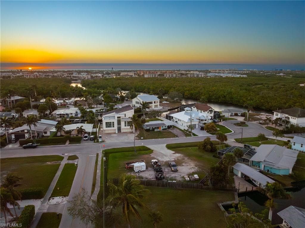 1796 Holiday LN, NAPLES FL 34104-19