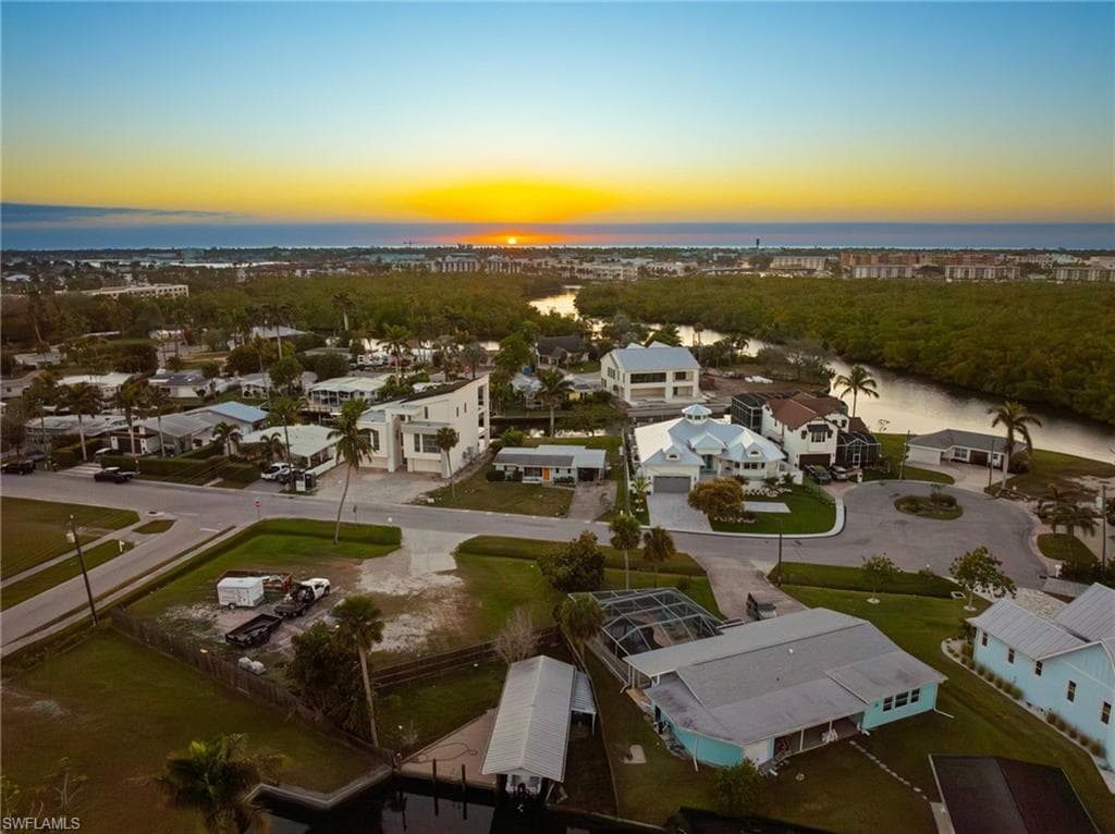 1796 Holiday LN, NAPLES FL 34104-17