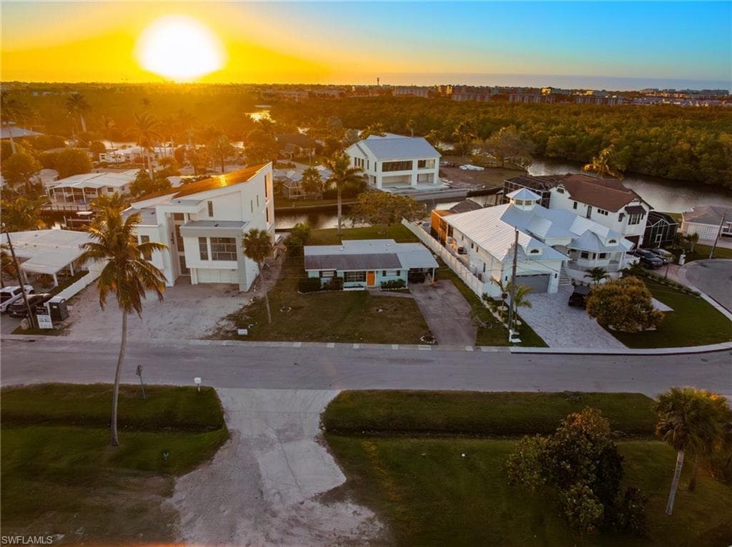 1796 Holiday LN, NAPLES FL 34104-10