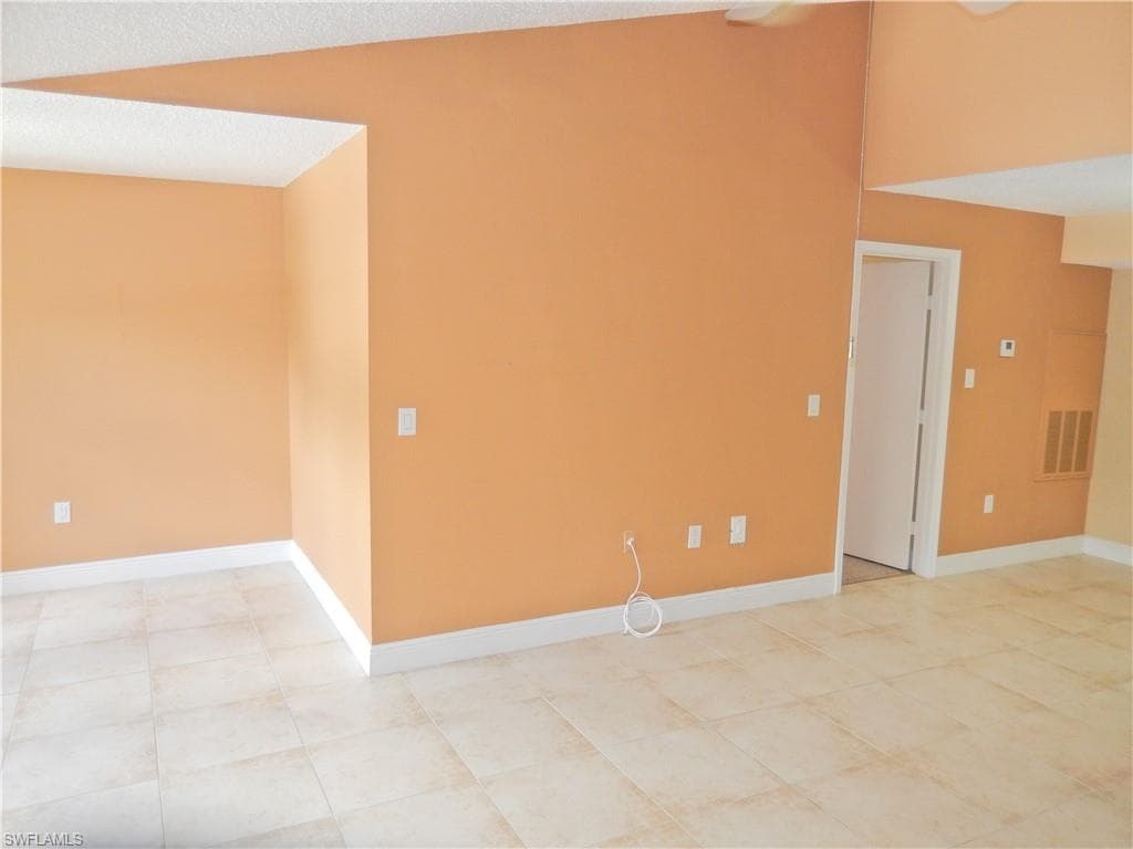 12571 Equestrian CIR # 902, FORT MYERS FL 33907-6