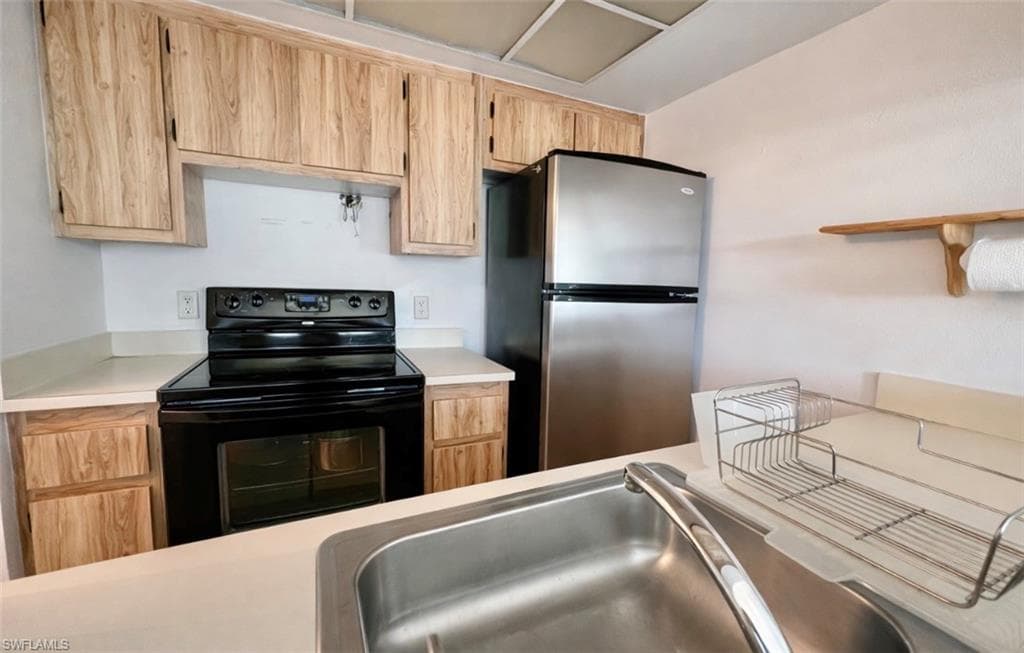 4293 27th CT SW # 203, NAPLES FL 34116-13