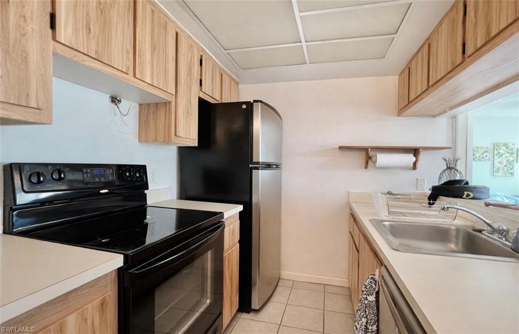 4293 27th CT SW # 203, NAPLES FL 34116-10