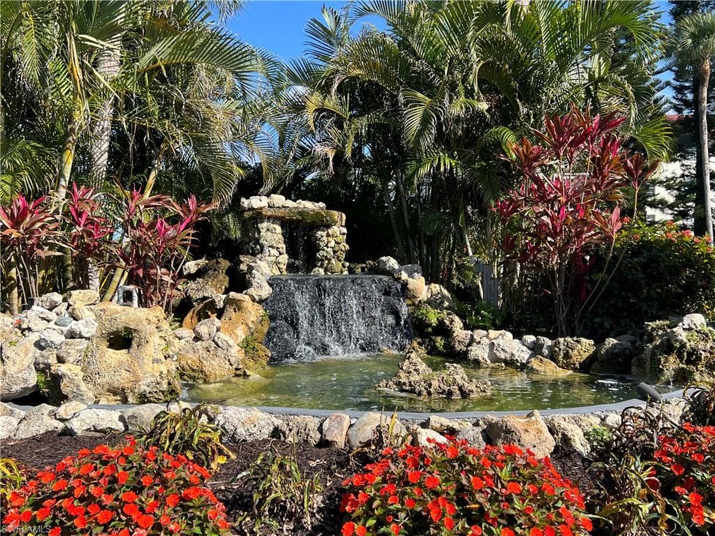 4293 27th CT SW # 203, NAPLES FL 34116-20