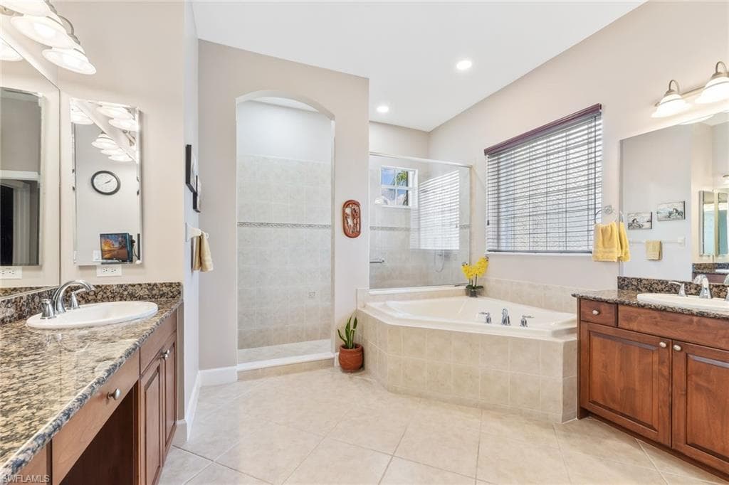 5683 Whispering Willow WAY, FORT MYERS FL 33908-18