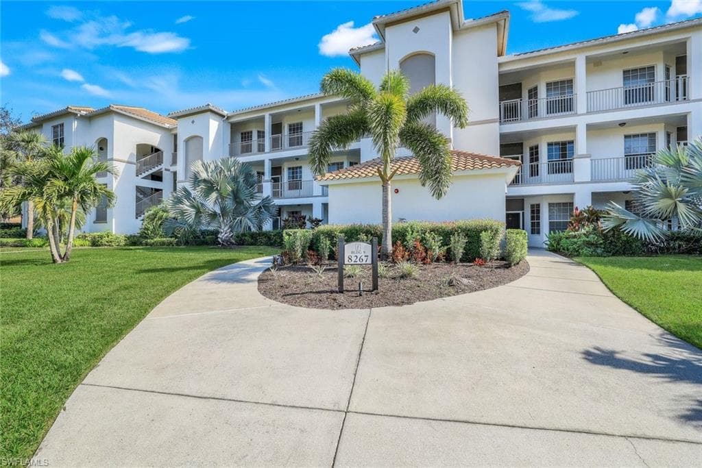 8267 Parkstone PL # 203, NAPLES FL 34120-1