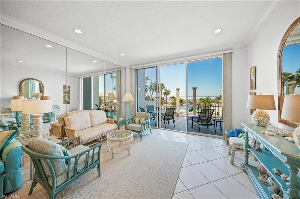 1212 BENJAMIN FRANKLIN DR # 102, SARASOTA FL 34236-12