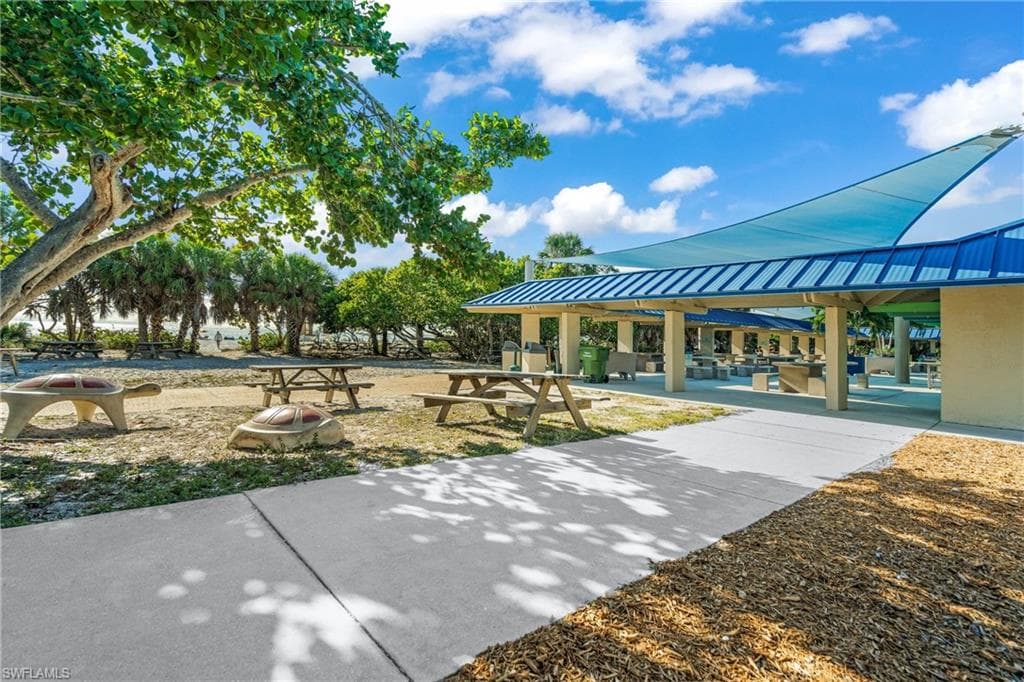 1212 BENJAMIN FRANKLIN DR # 102, SARASOTA FL 34236-42