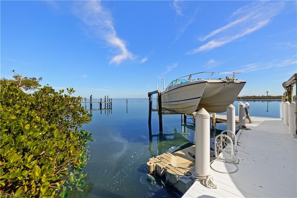 15899 Captiva DR-35