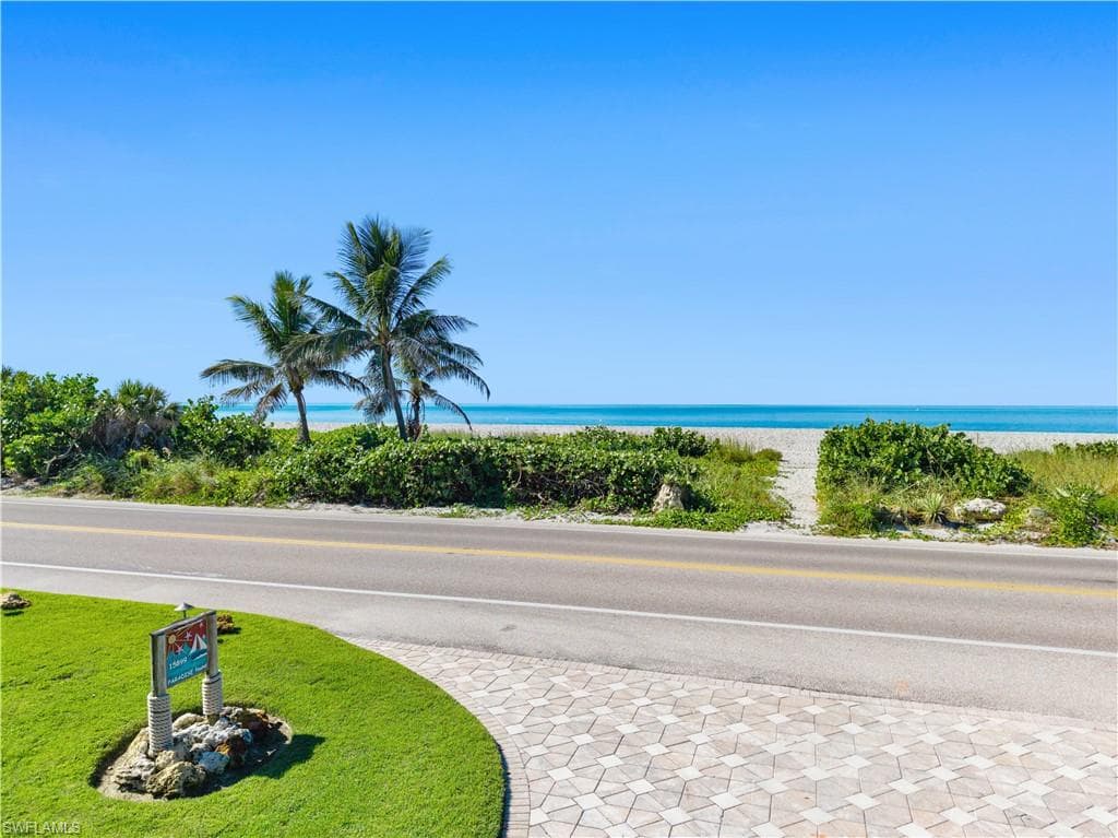 15899 Captiva DR-37