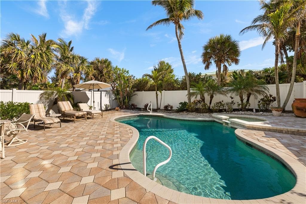 15899 Captiva DR-32