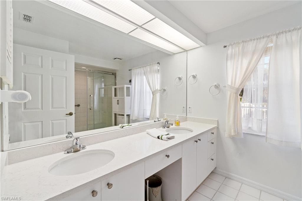 7696 Oleander Gate DR # K102, NAPLES FL 34109-22