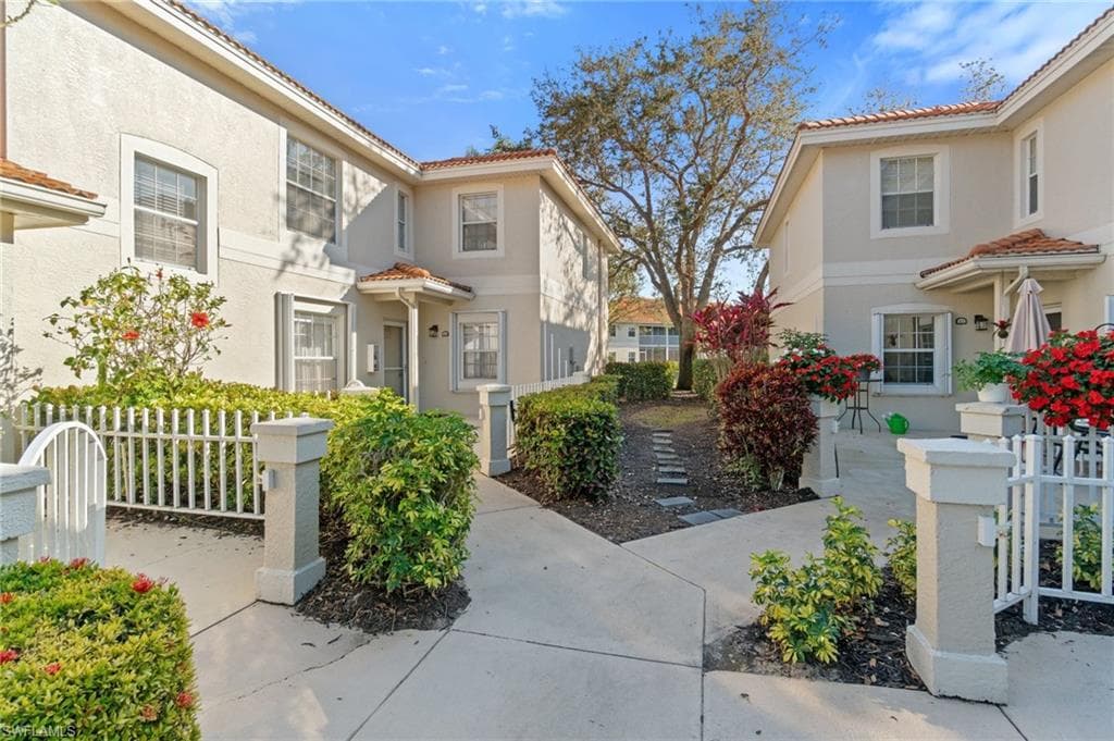 7696 Oleander Gate DR # K102, NAPLES FL 34109-5