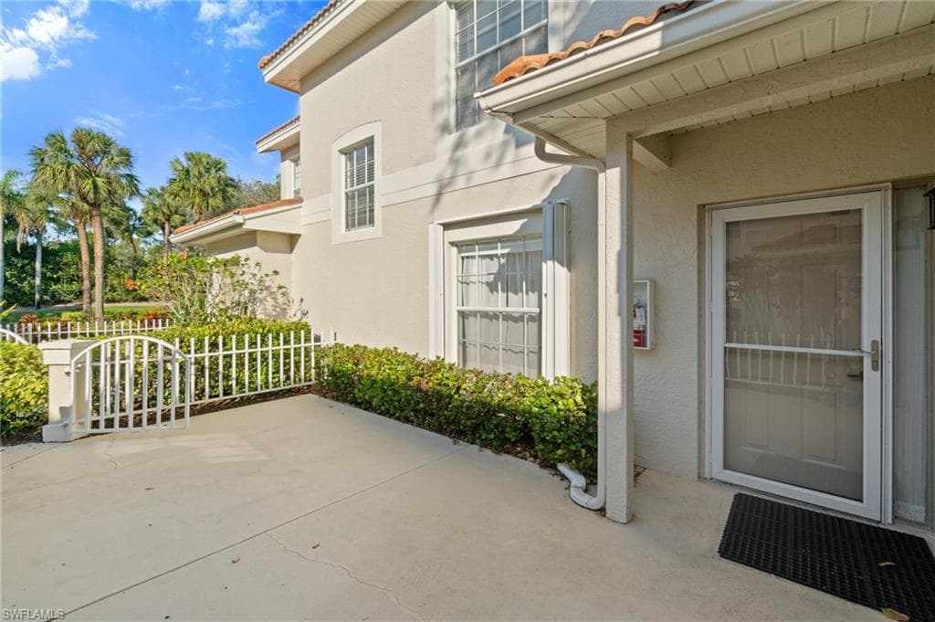 7696 Oleander Gate DR # K102, NAPLES FL 34109-7