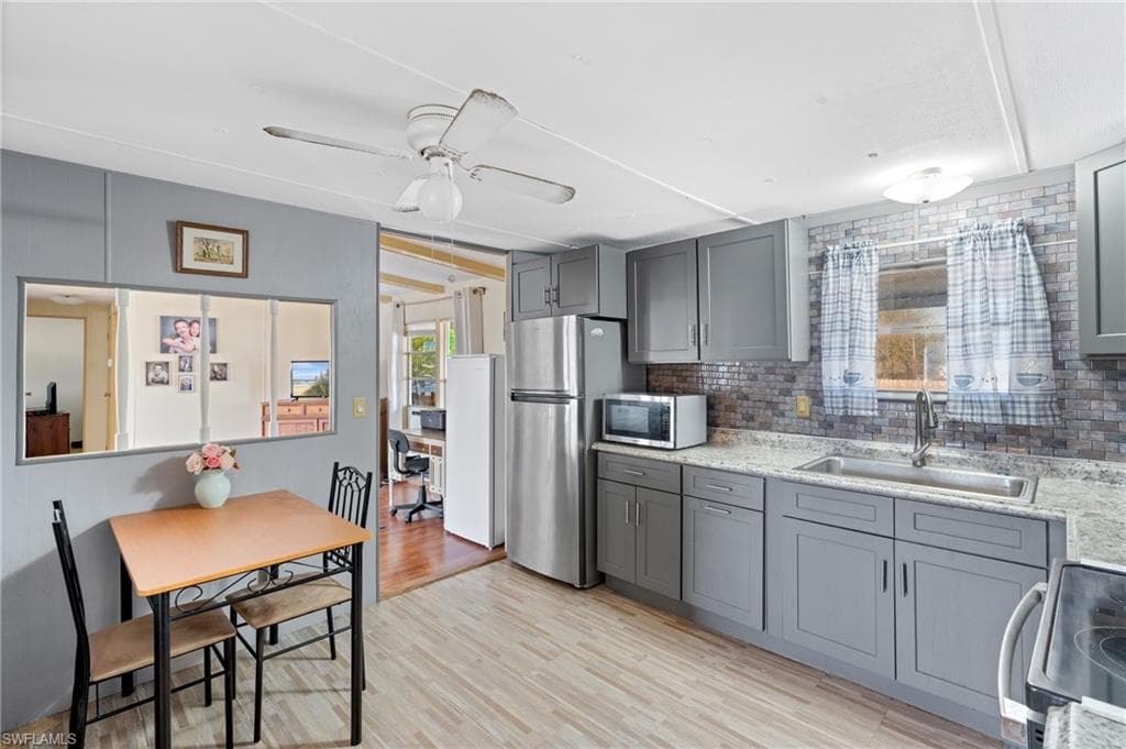 8405 Nault RD, NORTH FORT MYERS FL 33917-11