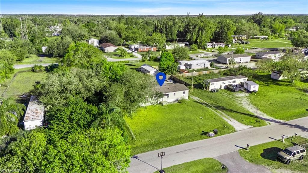 8405 Nault RD, NORTH FORT MYERS FL 33917-33
