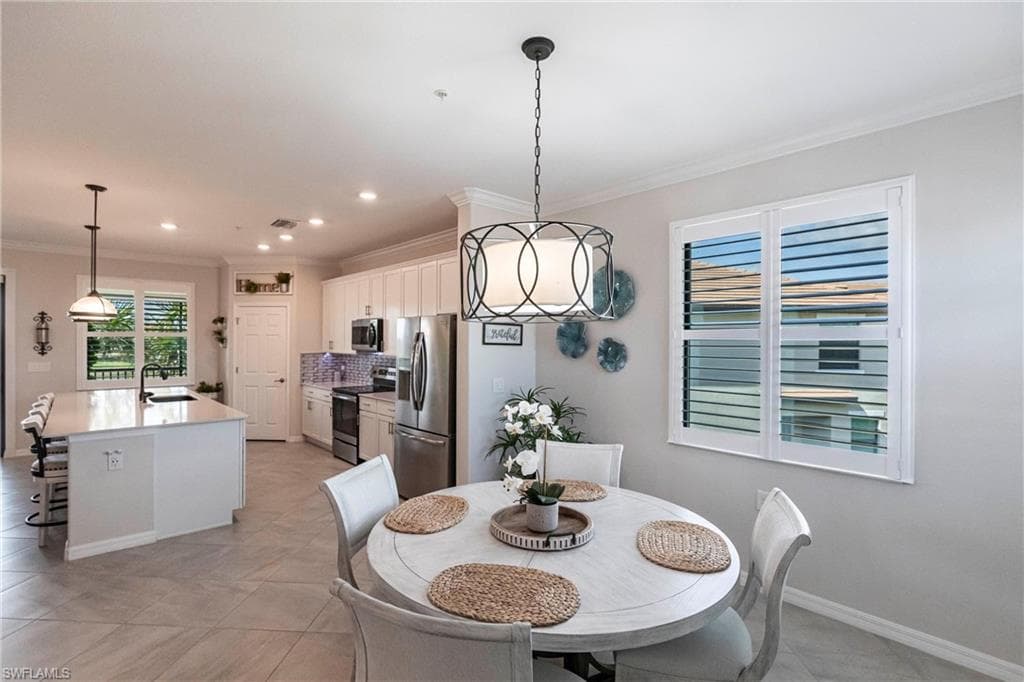 2351 Montserrat LN # 202, NAPLES FL 34120-12