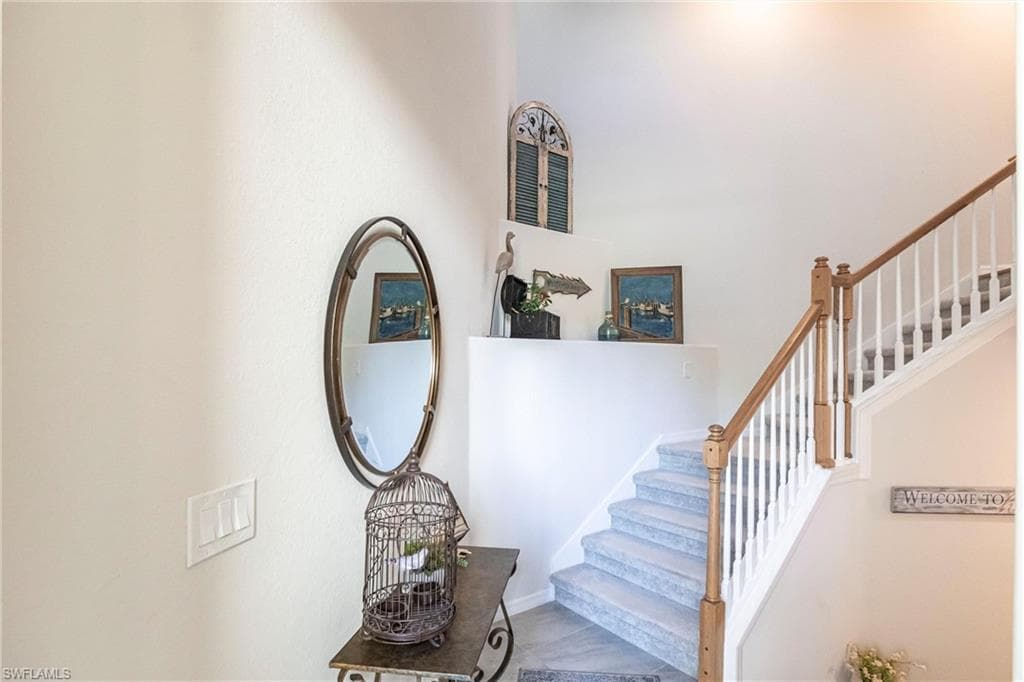 2351 Montserrat LN # 202, NAPLES FL 34120-2