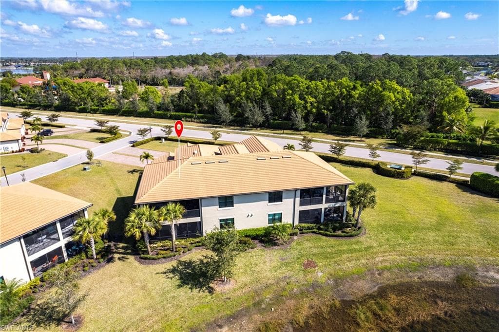 2351 Montserrat LN # 202, NAPLES FL 34120-35