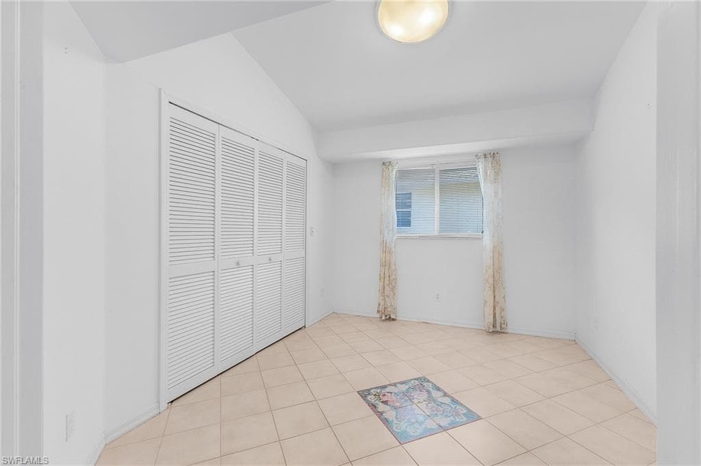 9439 Palm Island CIR, NORTH FORT MYERS FL 33903-19