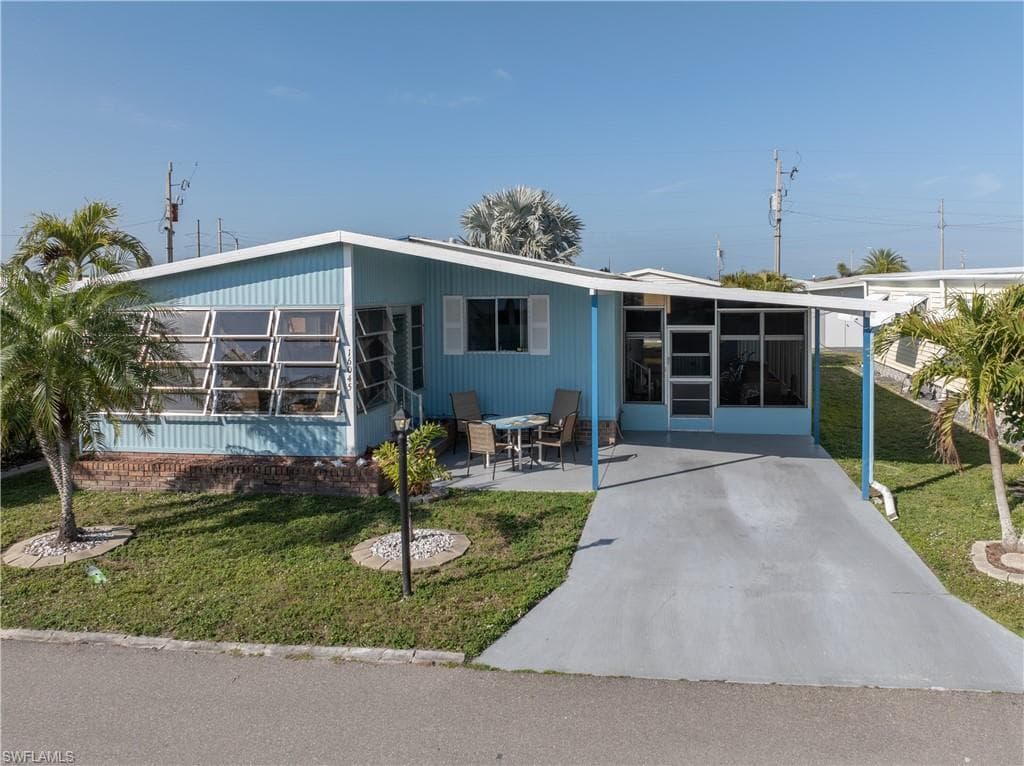 16045 Hibiscus WAY, NORTH FORT MYERS FL 33903-1