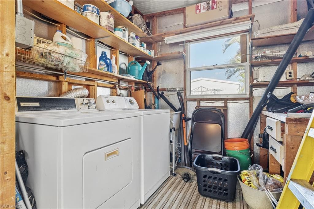 16045 Hibiscus WAY, NORTH FORT MYERS FL 33903-23