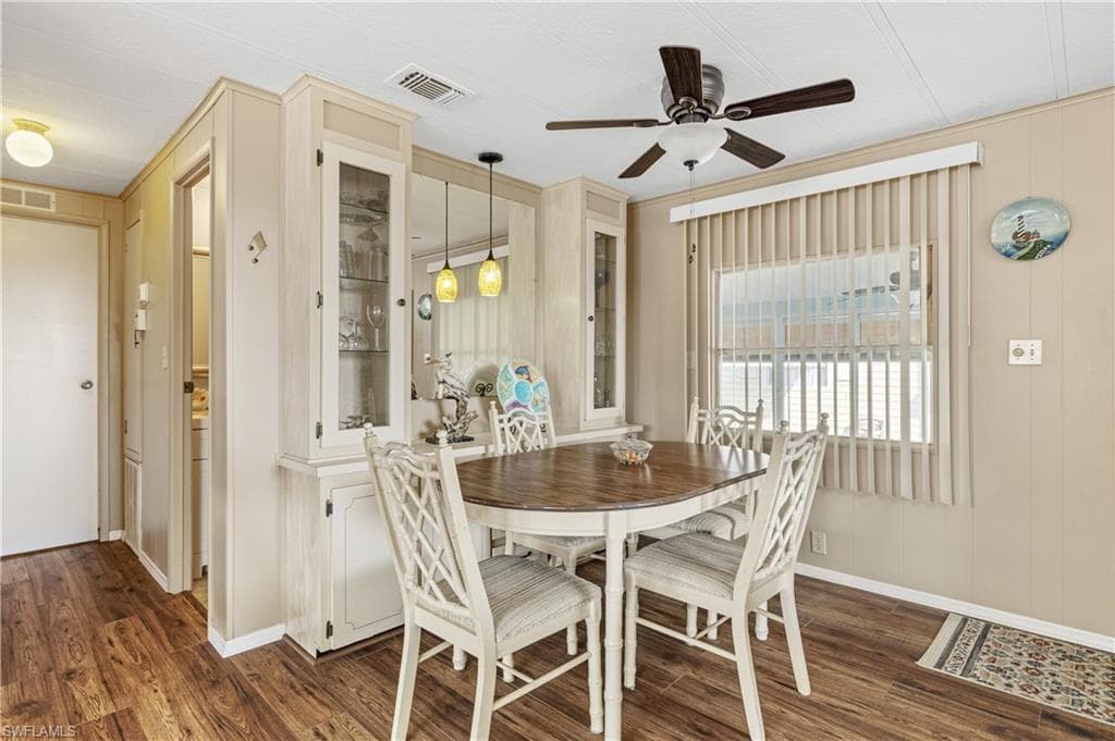 16045 Hibiscus WAY, NORTH FORT MYERS FL 33903-10