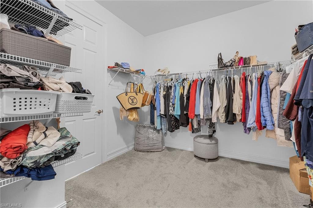 288 Spring Hill Lake LOOP, CAPE CORAL FL 33993-22