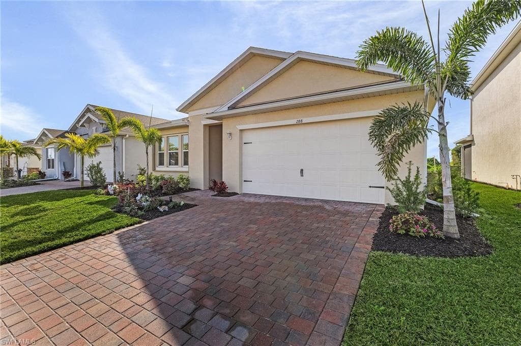 288 Spring Hill Lake LOOP, CAPE CORAL FL 33993-1