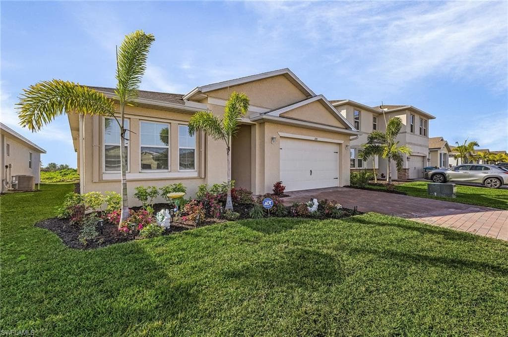 288 Spring Hill Lake LOOP, CAPE CORAL FL 33993-2