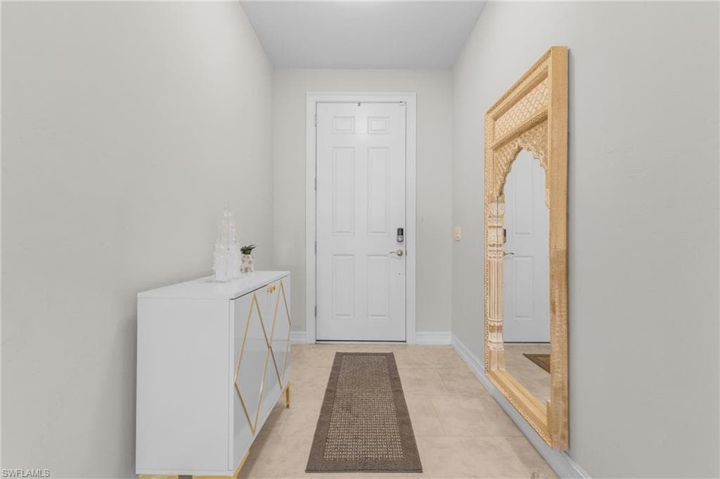 288 Spring Hill Lake LOOP, CAPE CORAL FL 33993-4