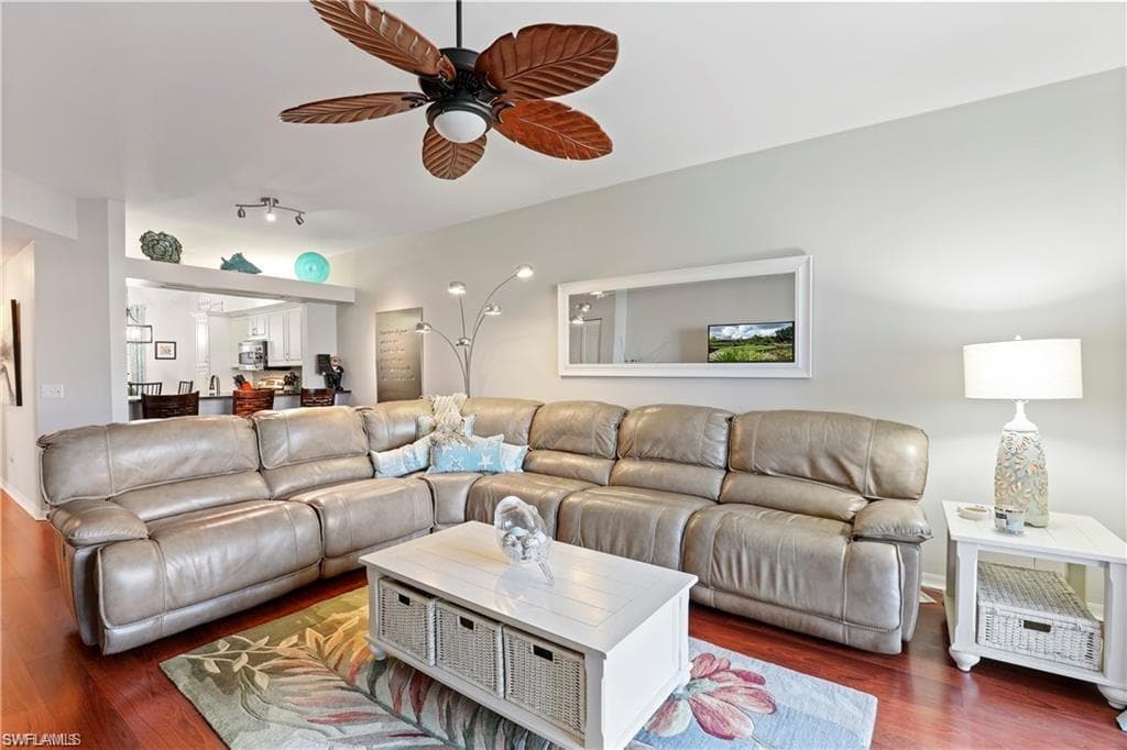 300 Robin Hood CIR # 102, NAPLES FL 34104-8