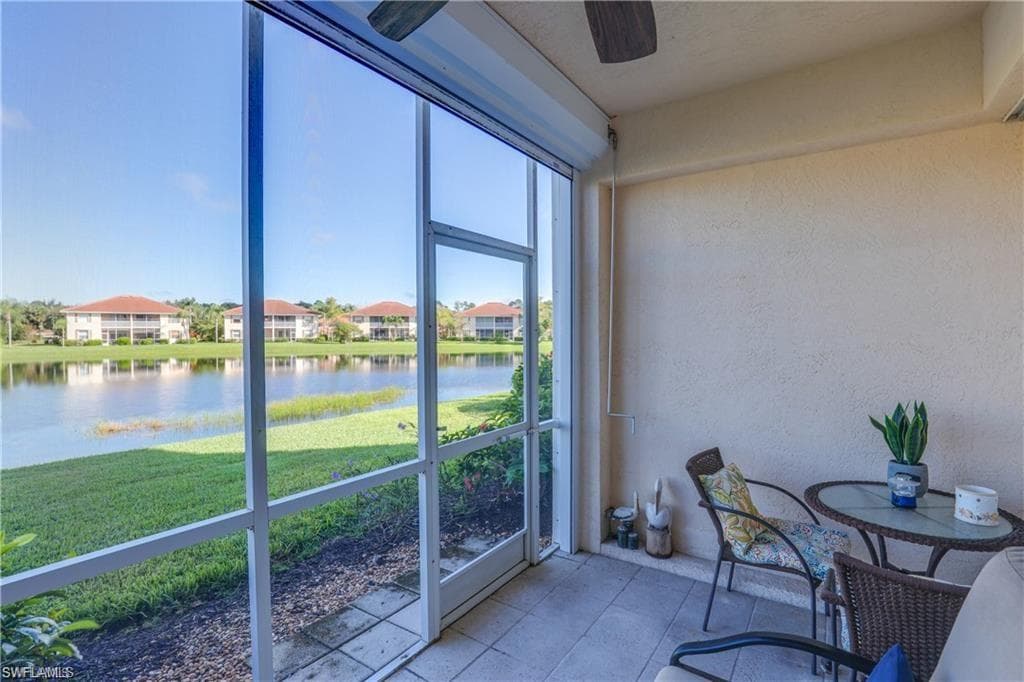 300 Robin Hood CIR # 102, NAPLES FL 34104-17