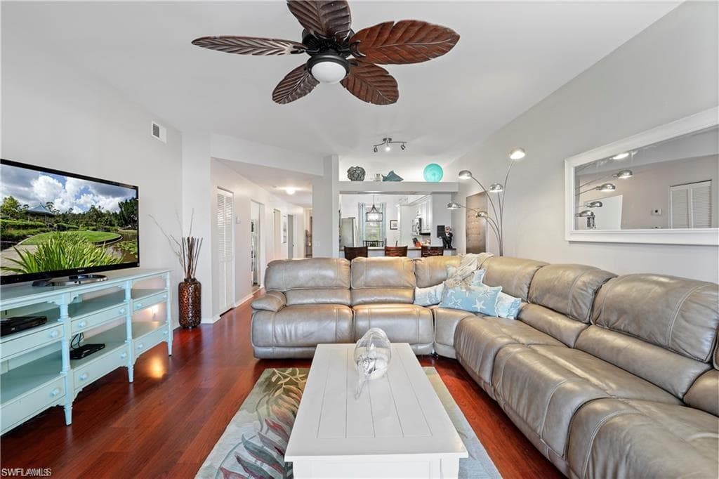 300 Robin Hood CIR # 102, NAPLES FL 34104-10