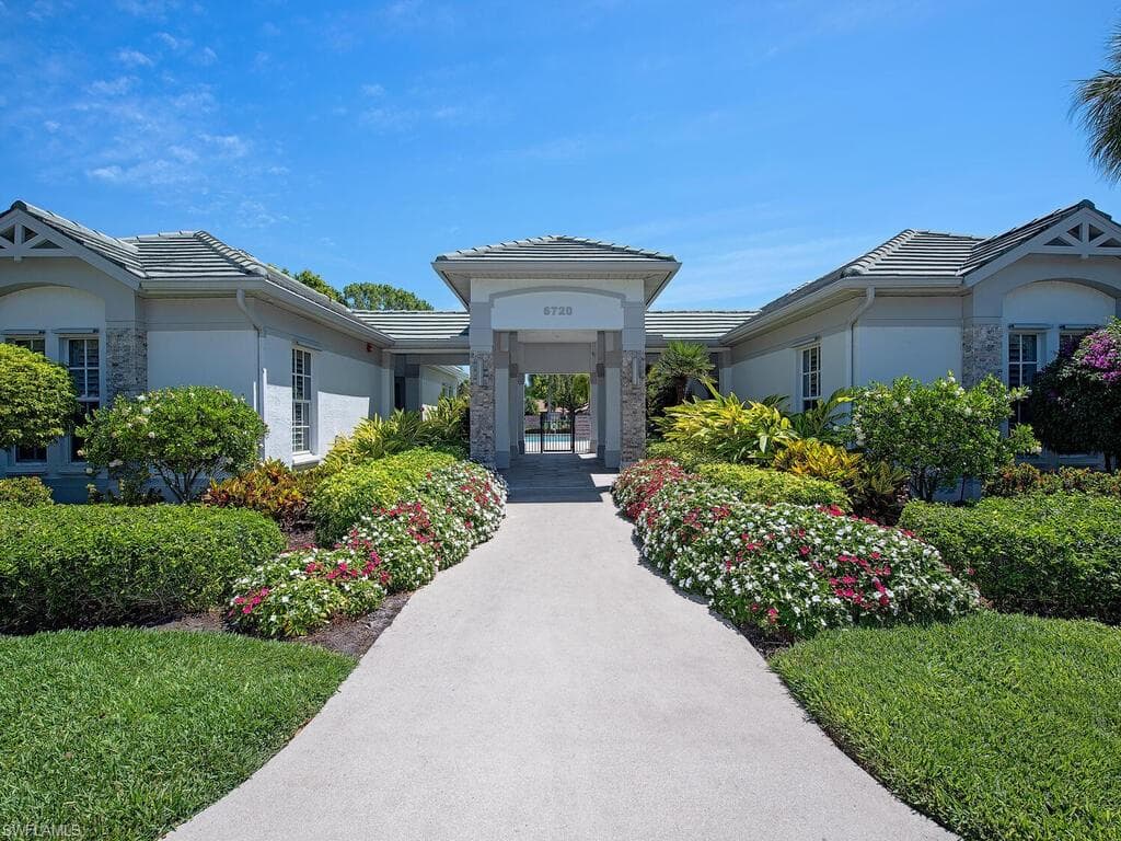 6431 Birchwood CT, NAPLES FL 34109-18