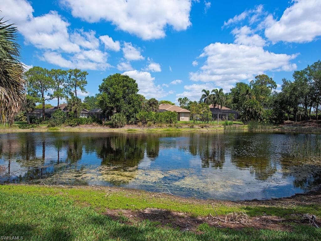 6431 Birchwood CT, NAPLES FL 34109-3