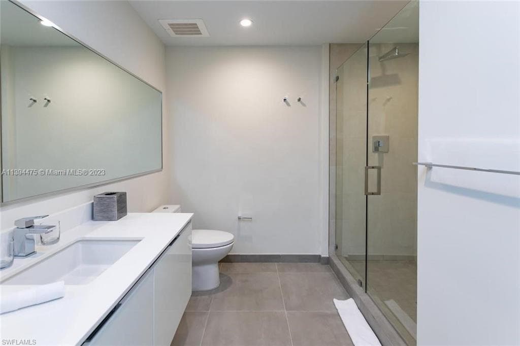 777 N Ocean DR # S302, HOLLYWOOD FL 33019-21