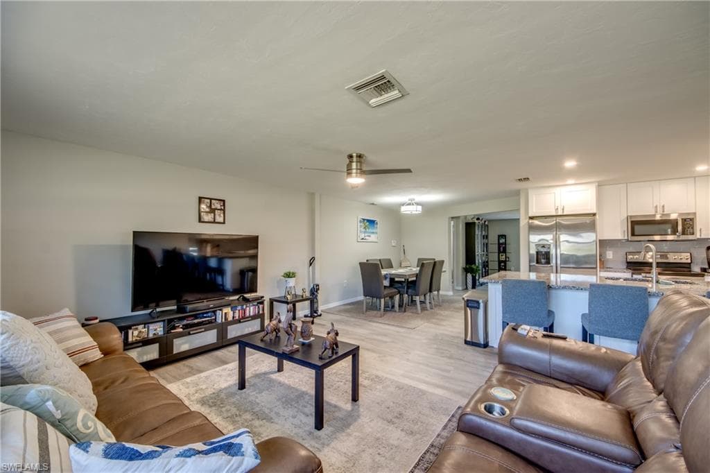 952 Ione DR, FORT MYERS FL 33919-9