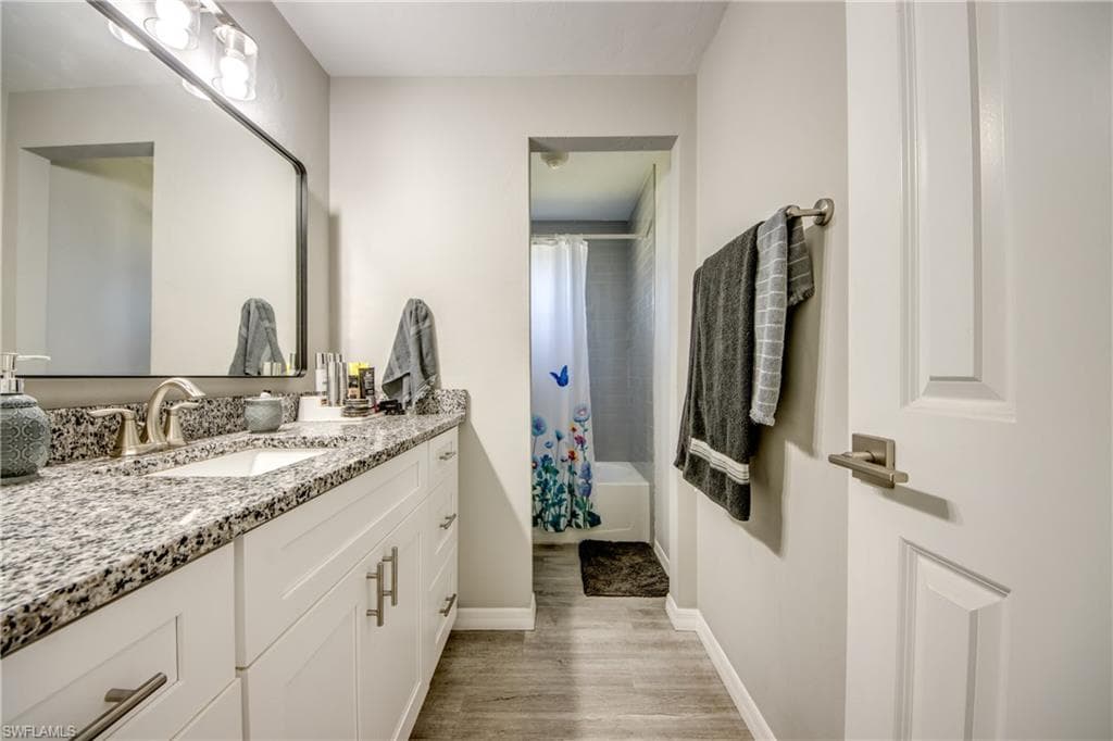 952 Ione DR, FORT MYERS FL 33919-10