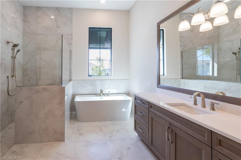 9511 Caymas WAY, NAPLES FL 34114-8